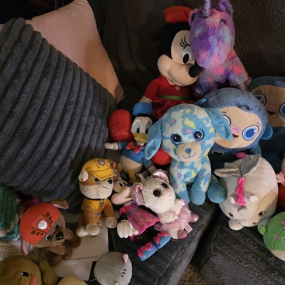 Colorful Plush Toy Collection - Picture 8 of 9